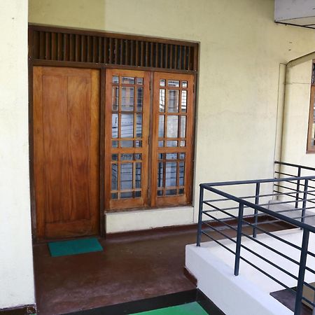 Oasis Colombo Bed & Breakfast Exterior photo