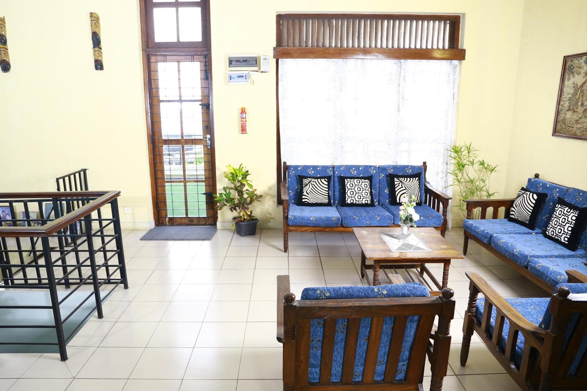 Oasis Colombo Bed & Breakfast Exterior photo